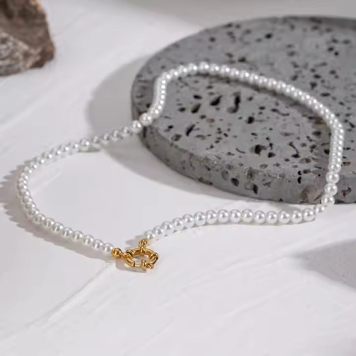 Pearl Buckle Necklace