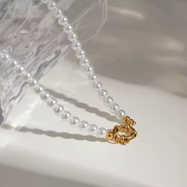 Pearl Buckle Necklace