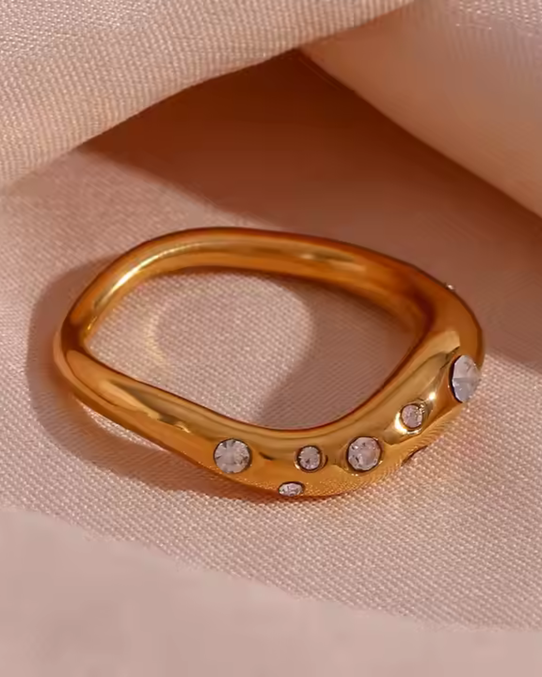 Mia Ring