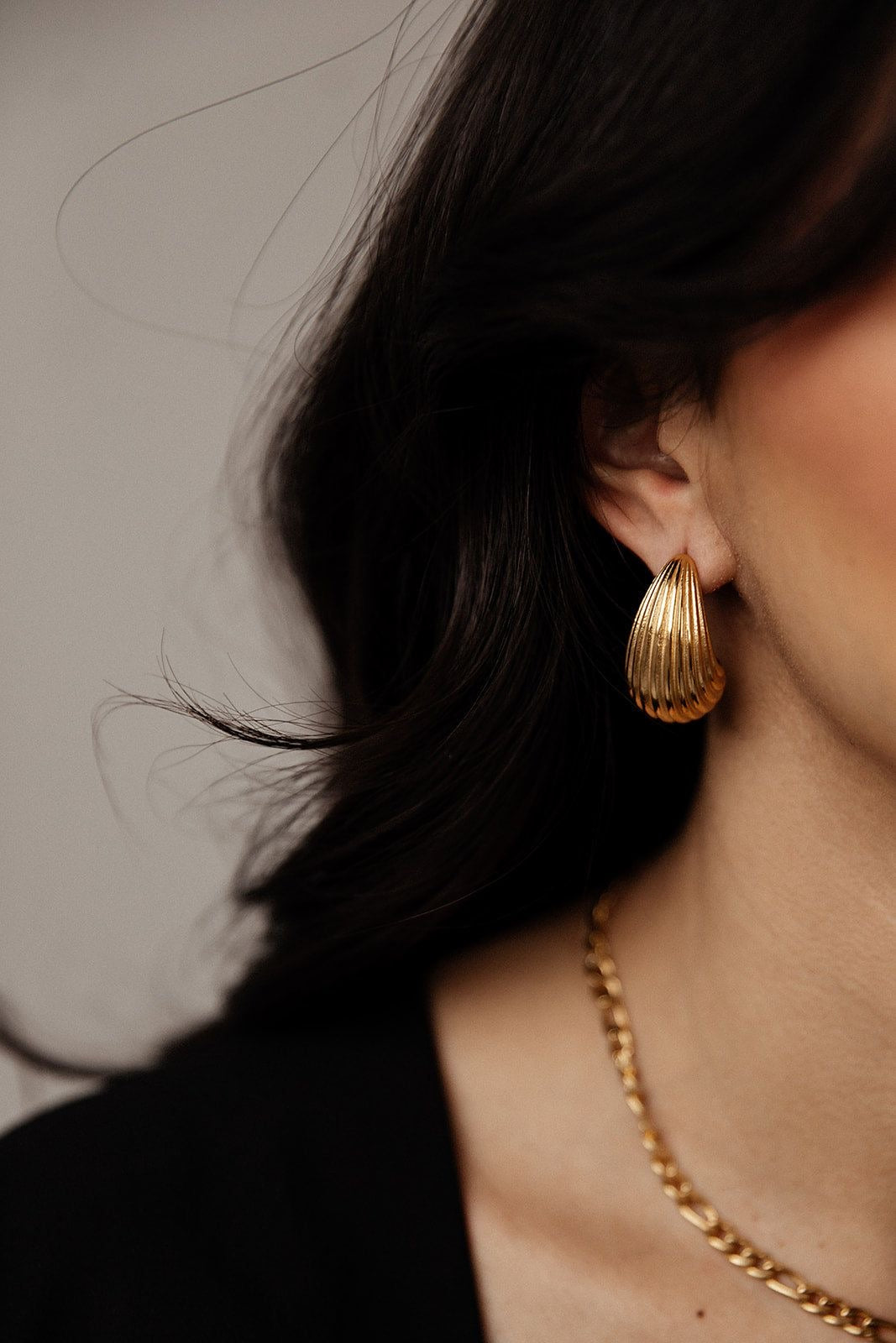 Bella Waterdrop Hoops - Shvetah