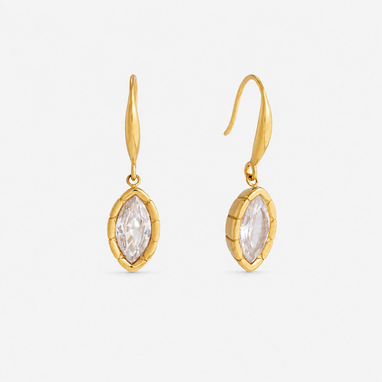 Solitaire Pear Drop Earrings_Shvetah(TM)