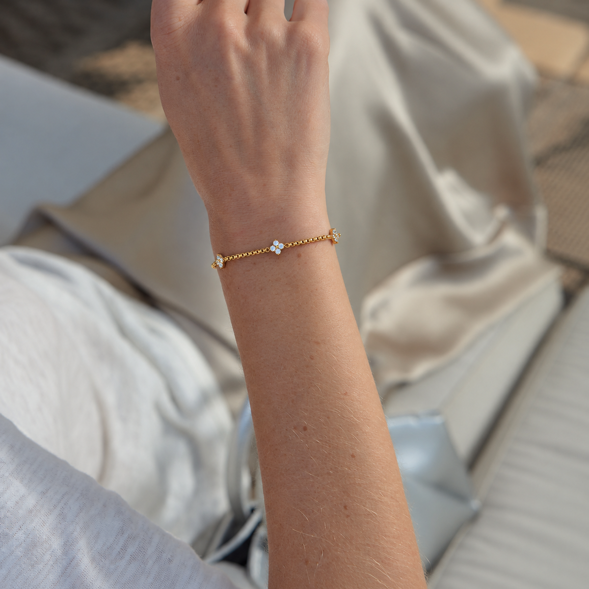 Clover Orbit Bracelet