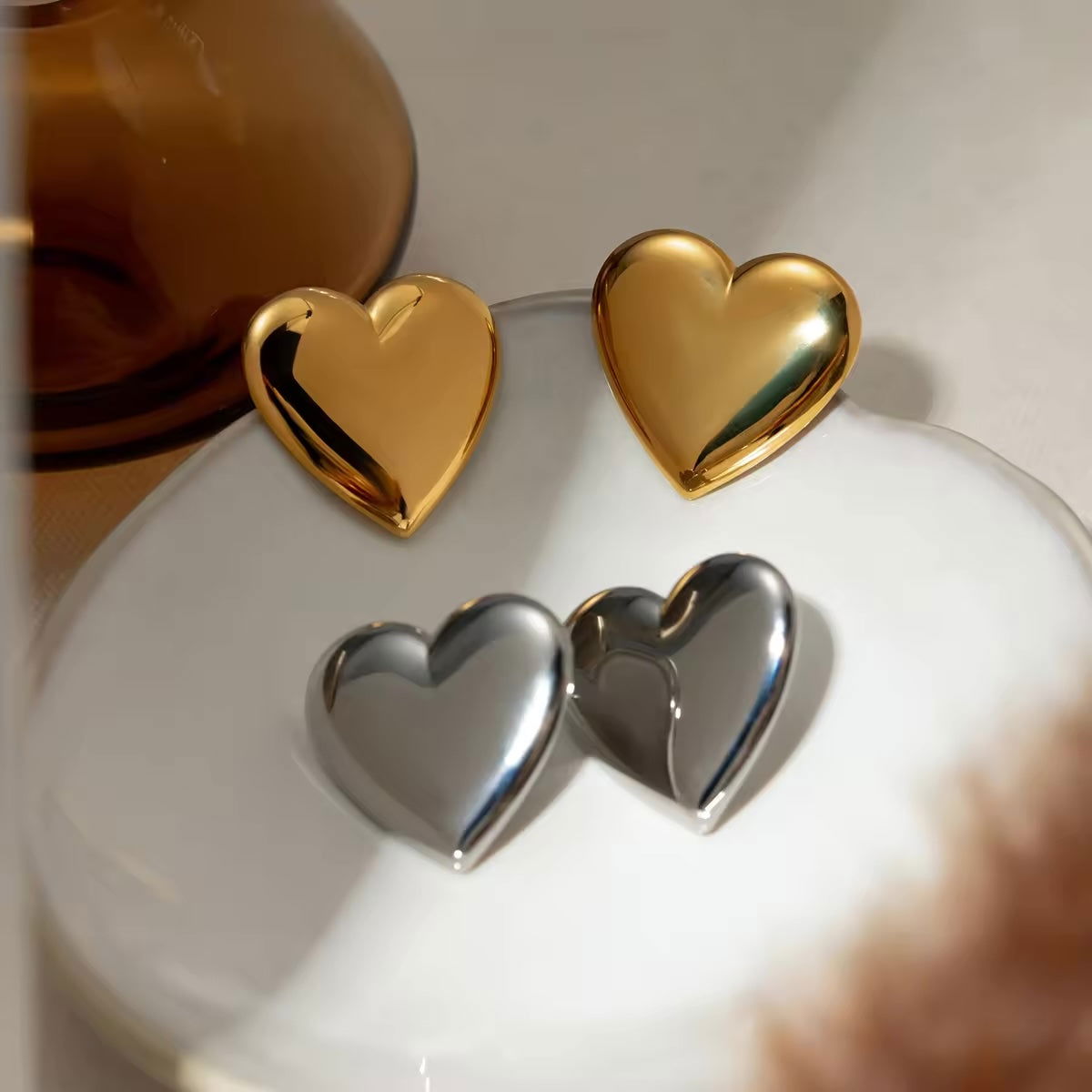 Glossy Heart Studs - Shvetah