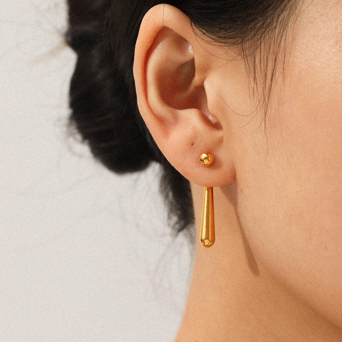 Sleek Bar Studs