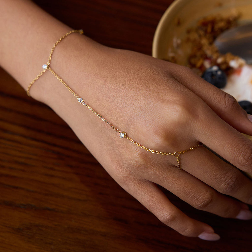 Ama Hand Chain
