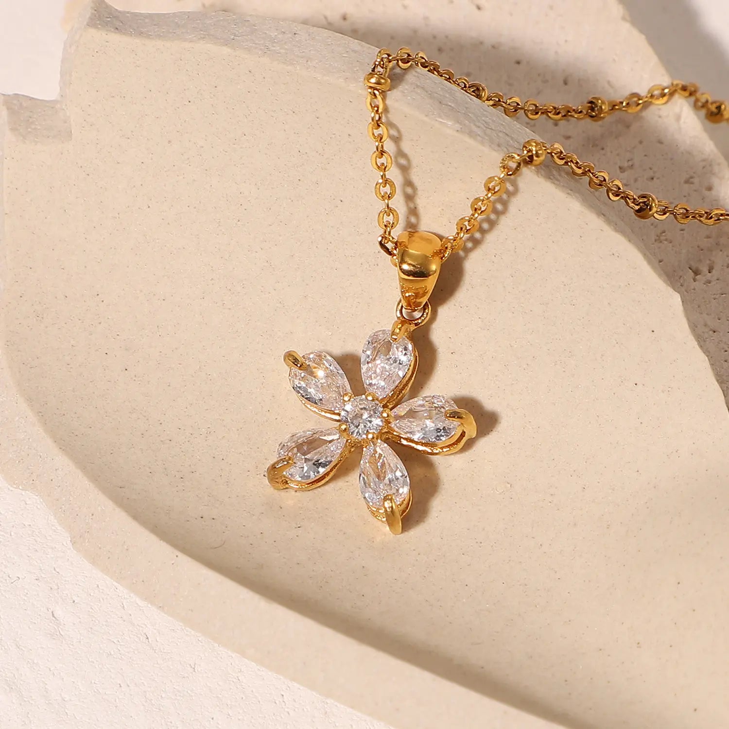 Amara Pendant