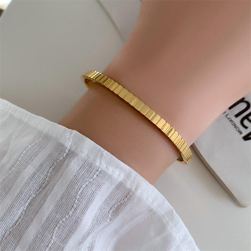Stella Bracelet (Openable)