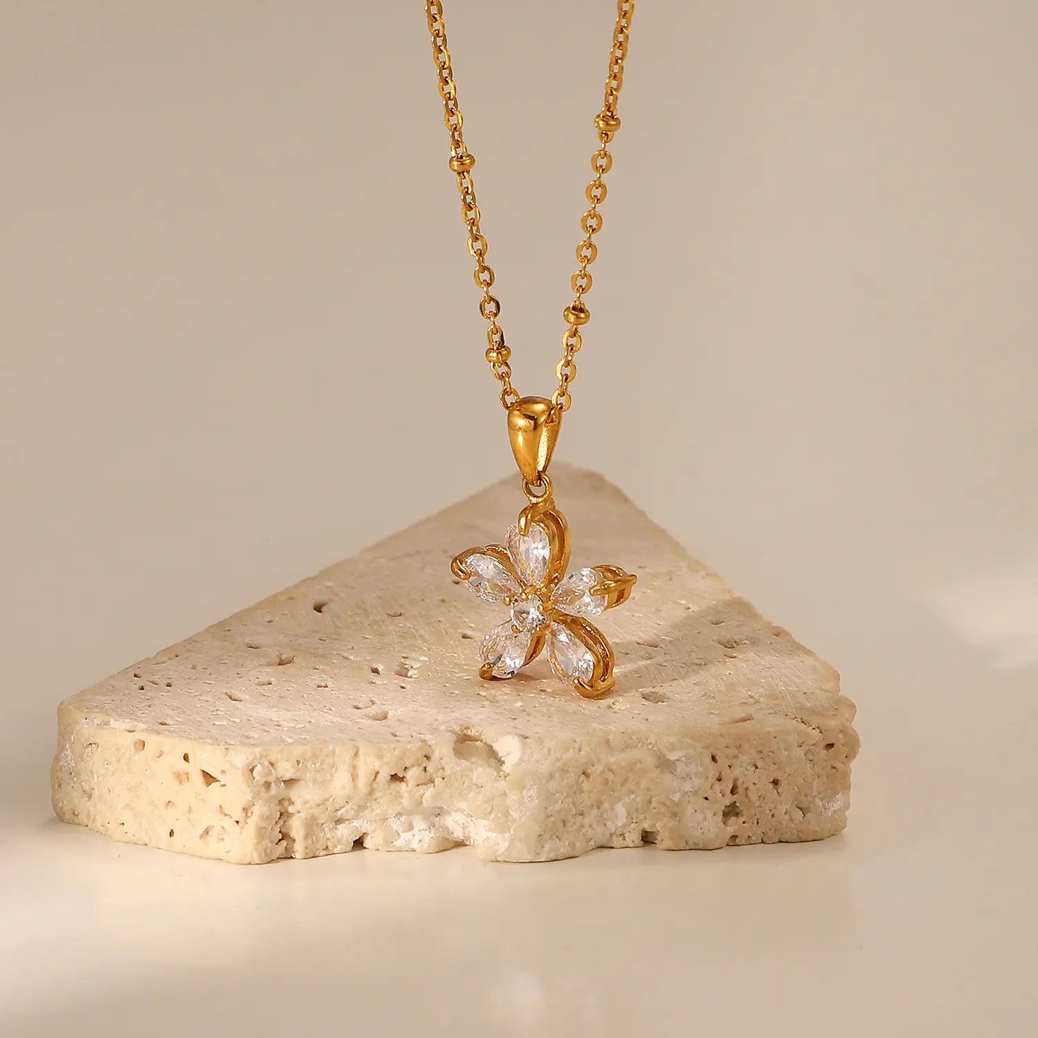 Amara Pendant