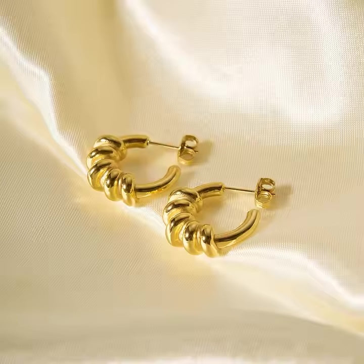 Luna Twisted Hoops