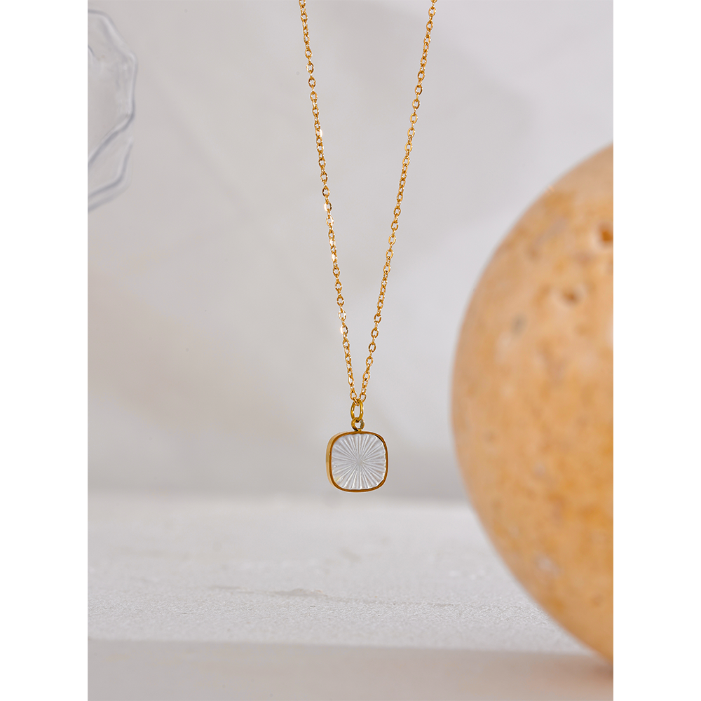 Ivory Petra Pendant Necklace - Shvetah