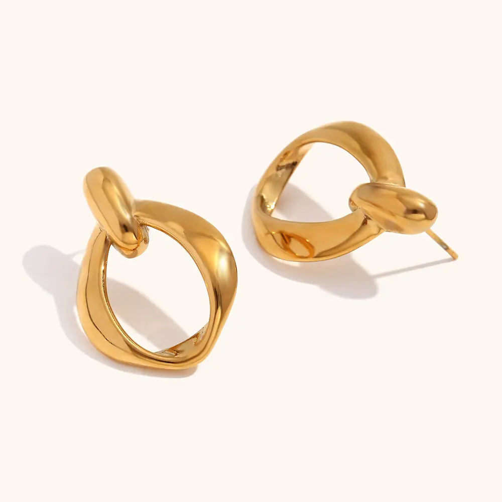 Twisted O Stud Earrings - Shvetah