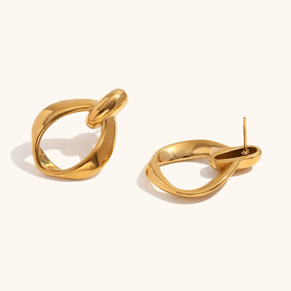 Twisted O Stud Earrings - Shvetah